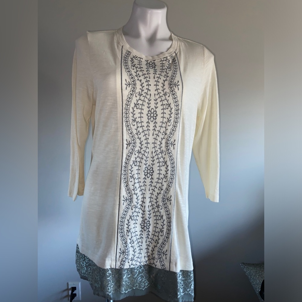 LOGO Lori Goldstein tunic top with embroidered front design